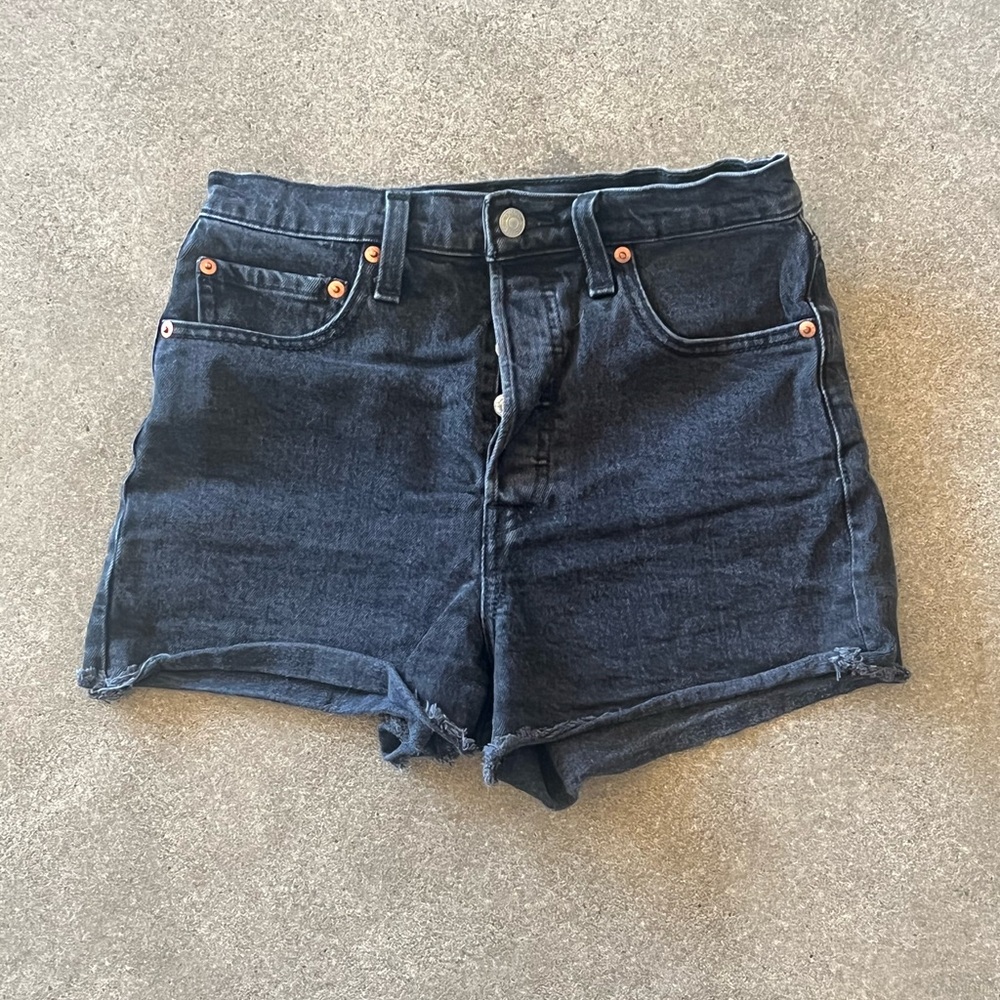 Levi’s Ribcage Cutoff Jean Shorts